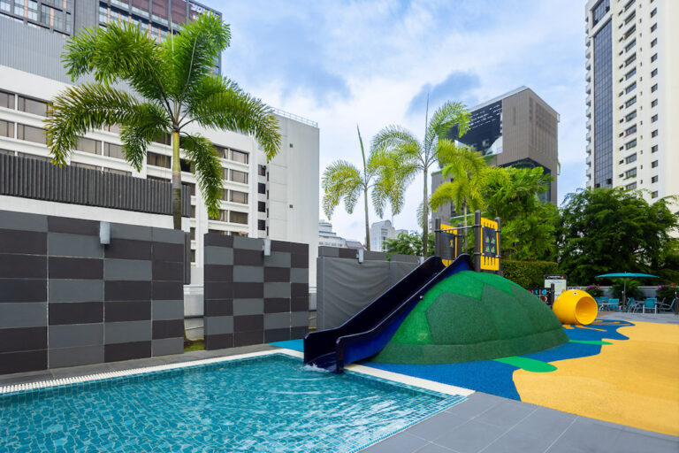 Pool Novotel Living Orchard Singapore