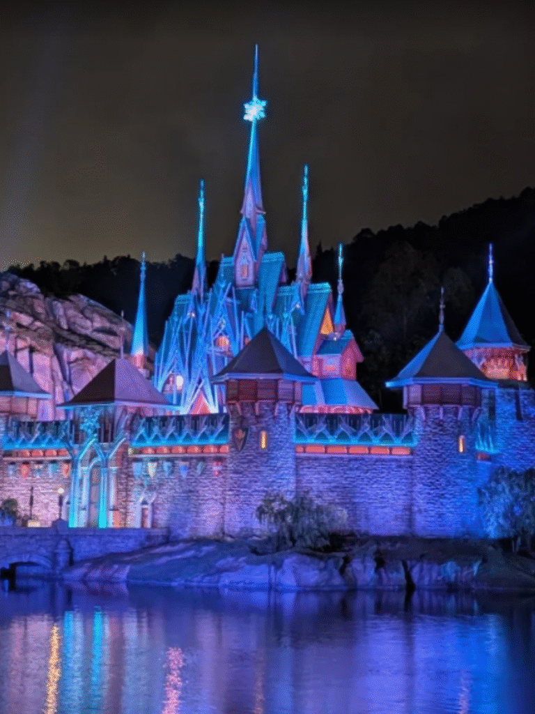 Disneyland Visitors Guide HK