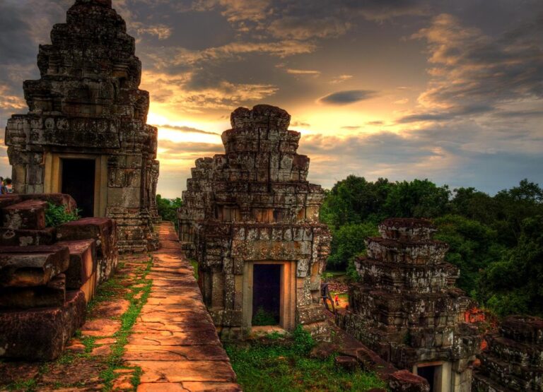 Phnom Bakheng The Ultimate Family-Friendly Guide To Siem Reap, Cambodia Little Steps Asia