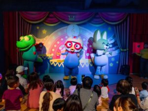 Image of theatre show at Pororo Park Singapore