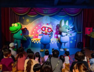 Image of theatre show at Pororo Park Singapore