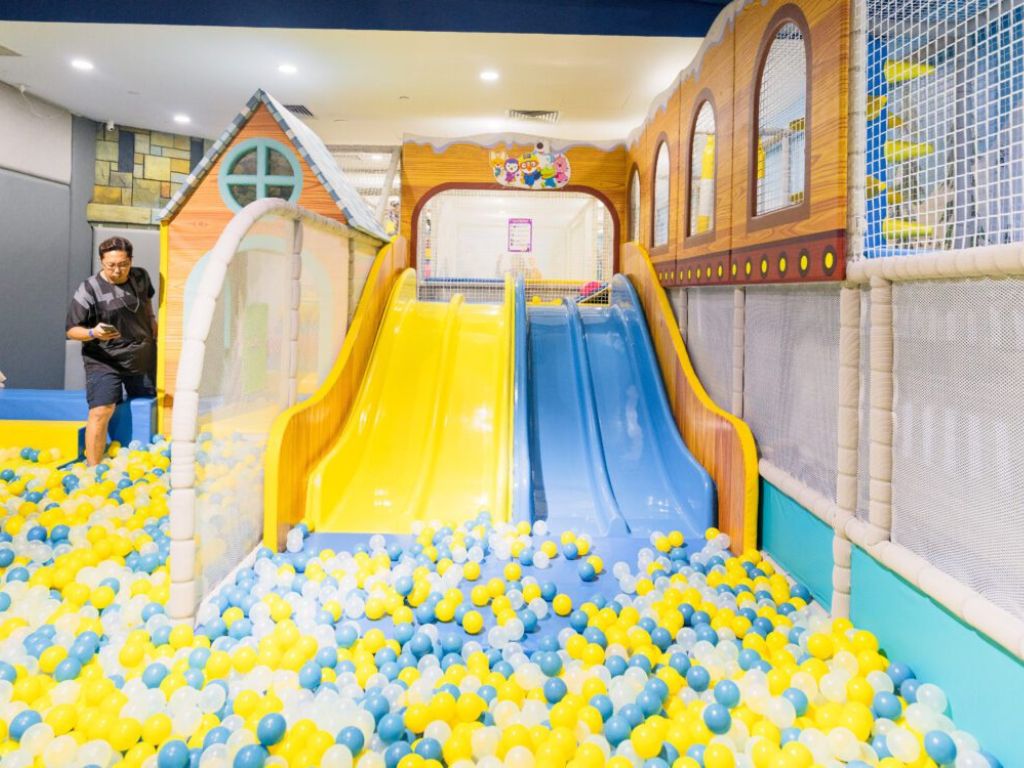 Image of slides and ball pit at Pororo Park Singapore