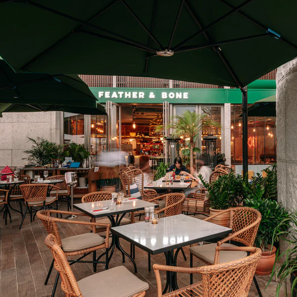 restaurants in hong kong with outdoor areas
