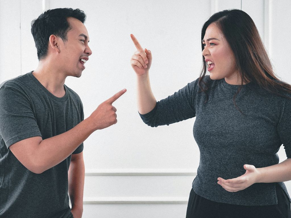Image of Asian couple fighting - contested divorce - divorce singapore