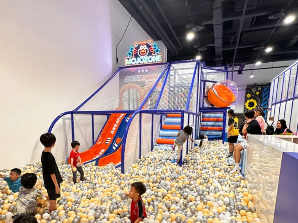 Image of ball pit at SkyPark by Kiztopia in Cineleisure Orchard
