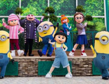 Image of mascots at Minion Land Universal Studios Singapore