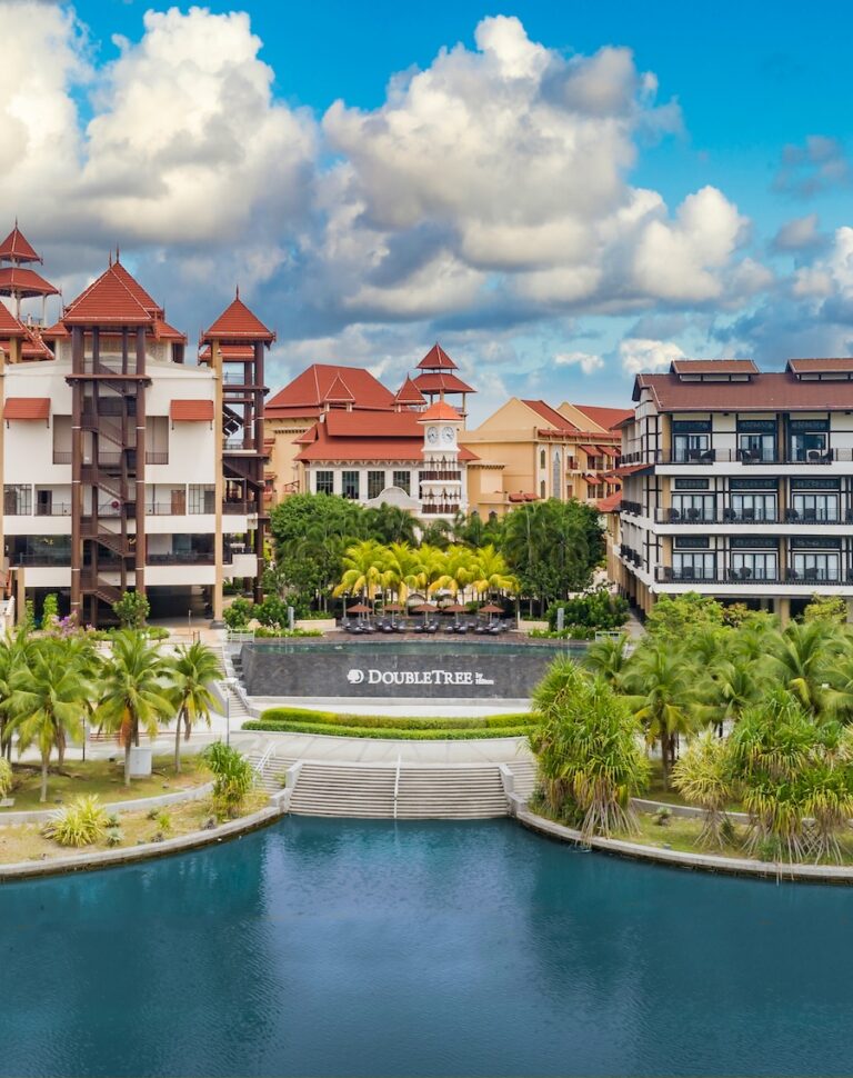 DoubleTree by Hilton Putrajaya Lakeside