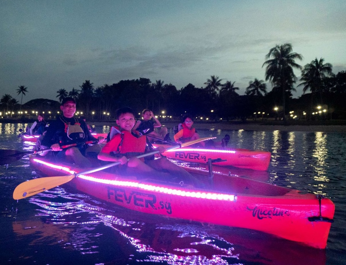 Glow In The Dark Kayak Tour Singapore
