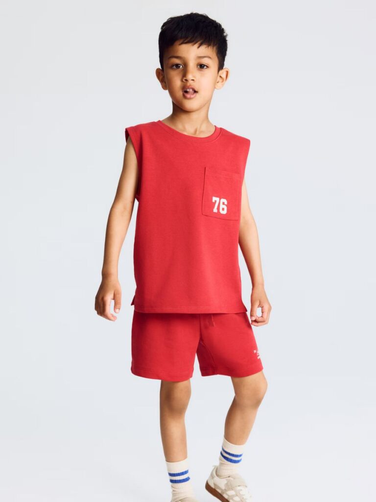 Image of H&M Singapore's National Day outfit