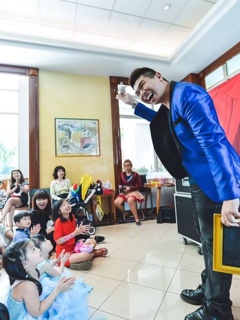 Image of entertainer from Magic of Markson - party entertainer singapore
