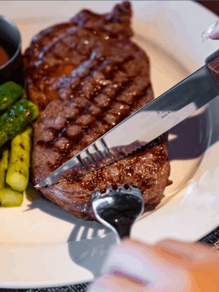 Omaroo Grill & Rooftop Bar