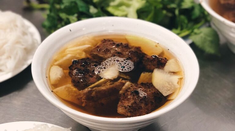 Bun Cha Huong Lien, Hanoi 25 Affordable Michelin Restaurants In Asia Little Steps Asia