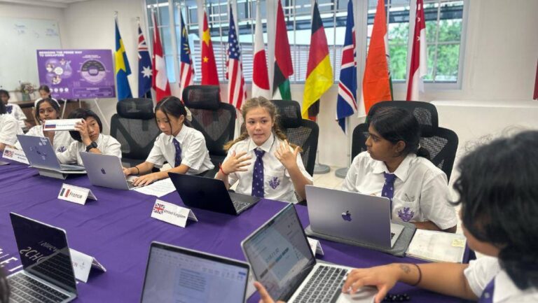 Cambridge curriculum classroom bilingual Mandarin learning activities
