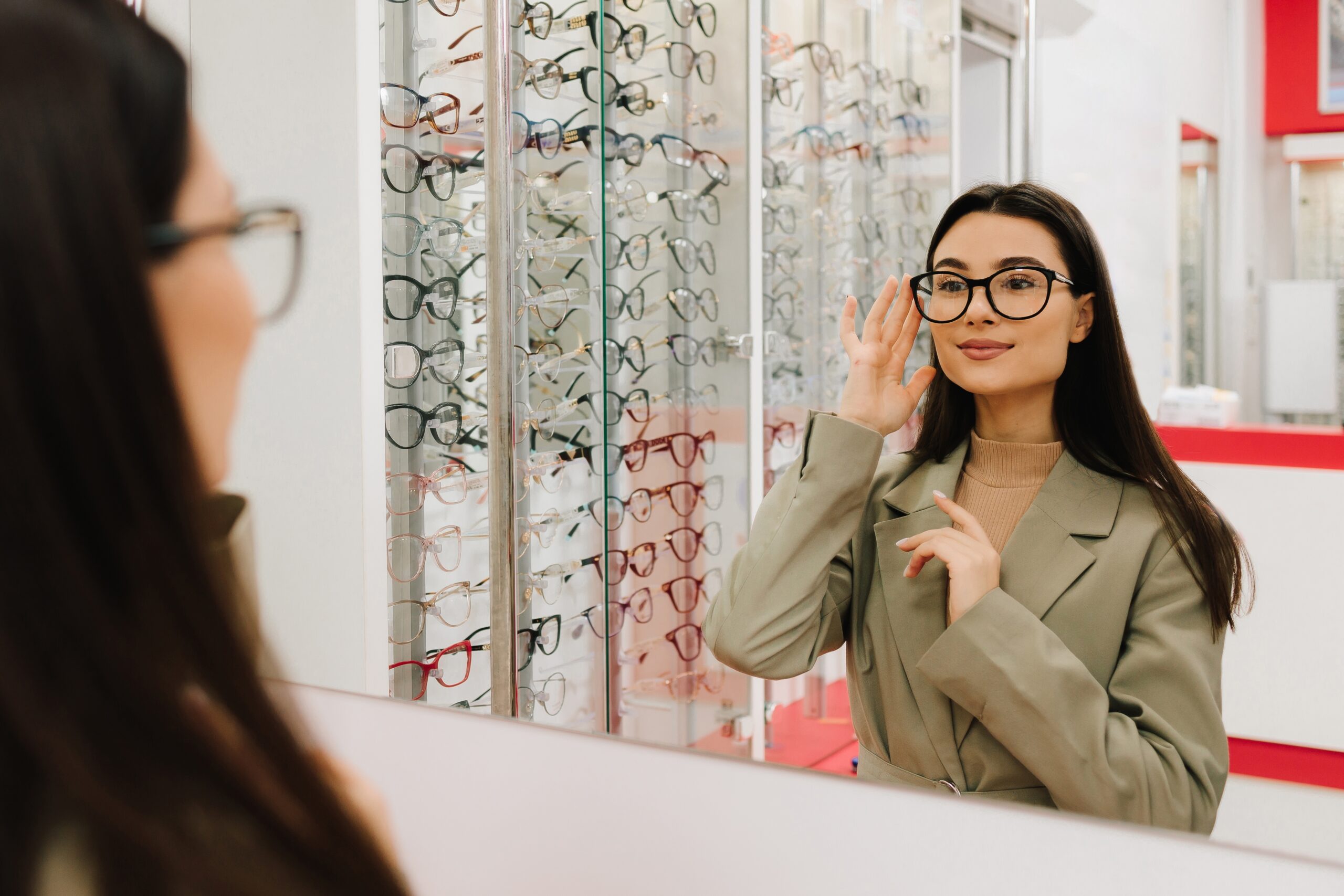Guide To Opticians And Getting Eyeglasses Made In Shenzhen