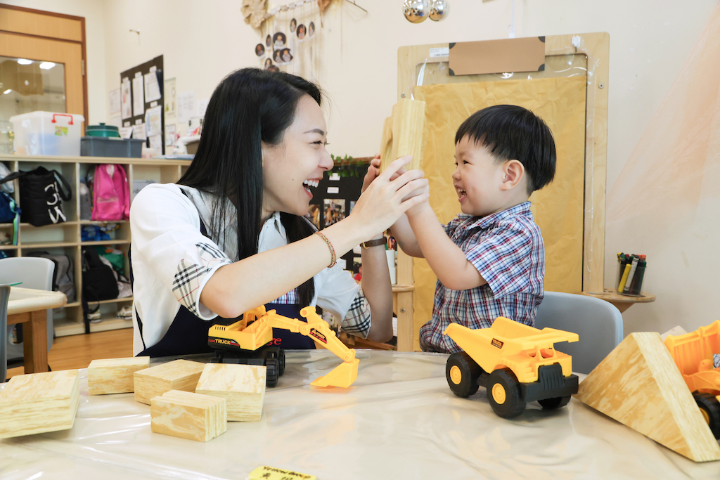 trucks-ebridge-singapore