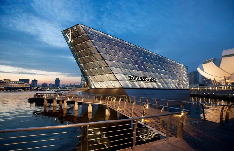 The Shoppes At Marina Bay Sands The World's Most Famous Shopping Malls Little Steps Asia