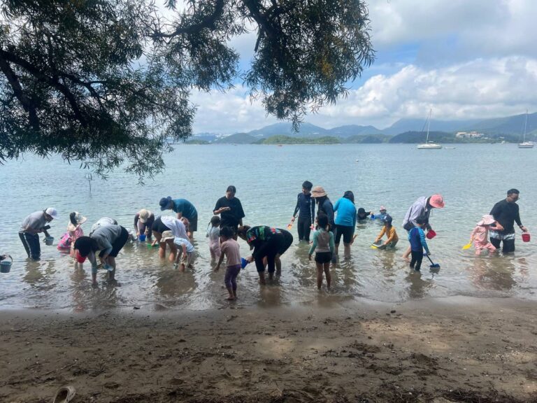 Children outdoor learning at Malvern Forest Beach School Hong Kong