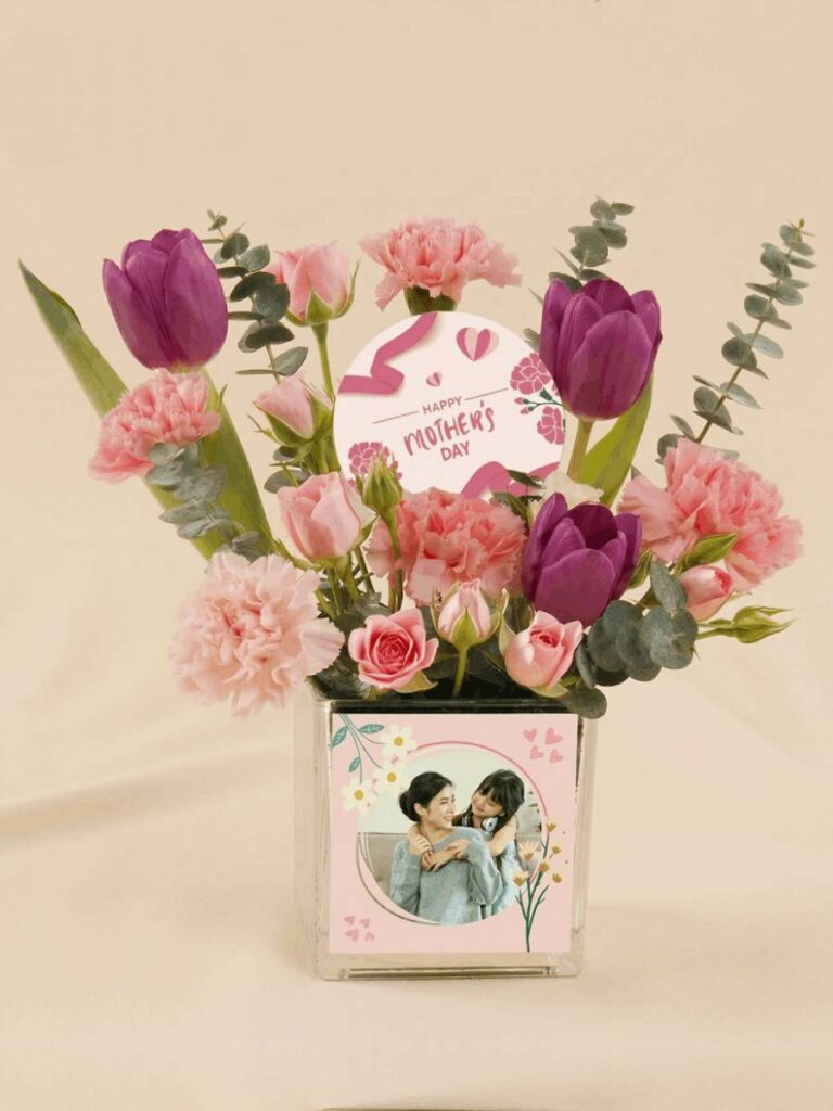 Personalised gifts and flowers delivery for Mother’s Day Singapore