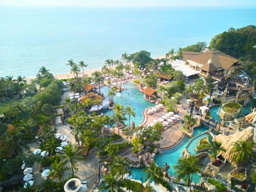 Centara Grand Mirage Beach 15 Hotels In Asia With Water Parks For Kids Little Steps