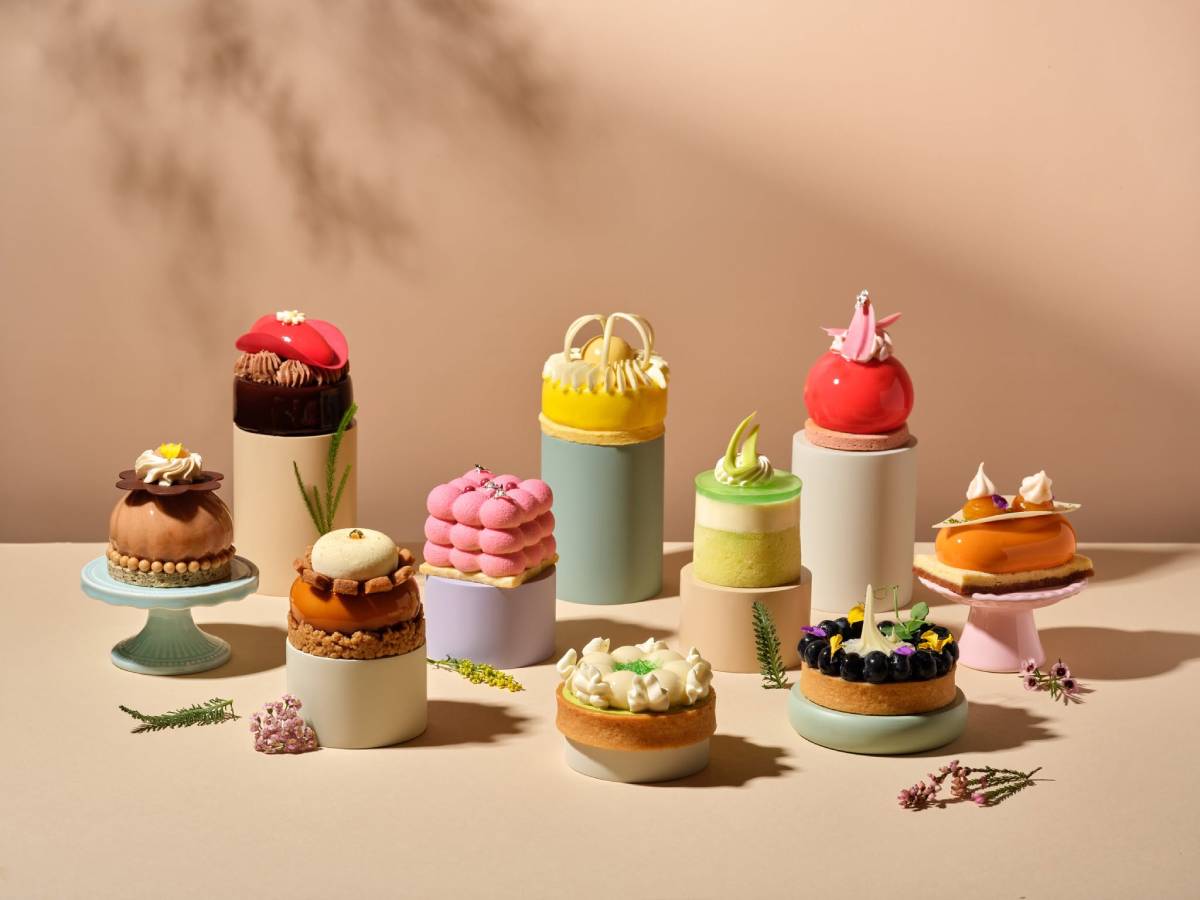 Dining options at Carlton Hotel Singapore, Bras Basah-Bugis district