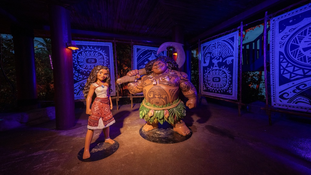 Image of Moana and Maui statue at A Magical Island Adventure at Sentosa