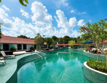 Image of Coliwoo Resort Changi swimming pool
