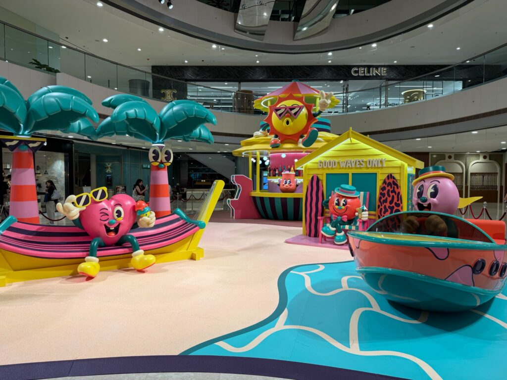 Summer Paradise: YEYE Weller’s Colorful Installation at ifc mall
