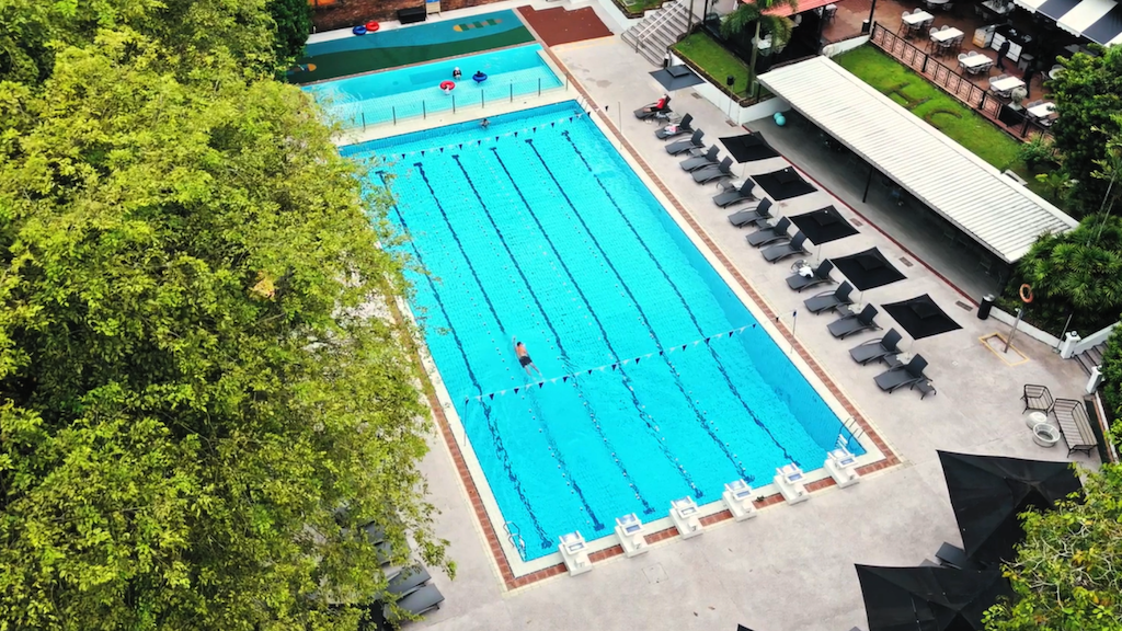 outdoor-pool-hollandse-club-singapore