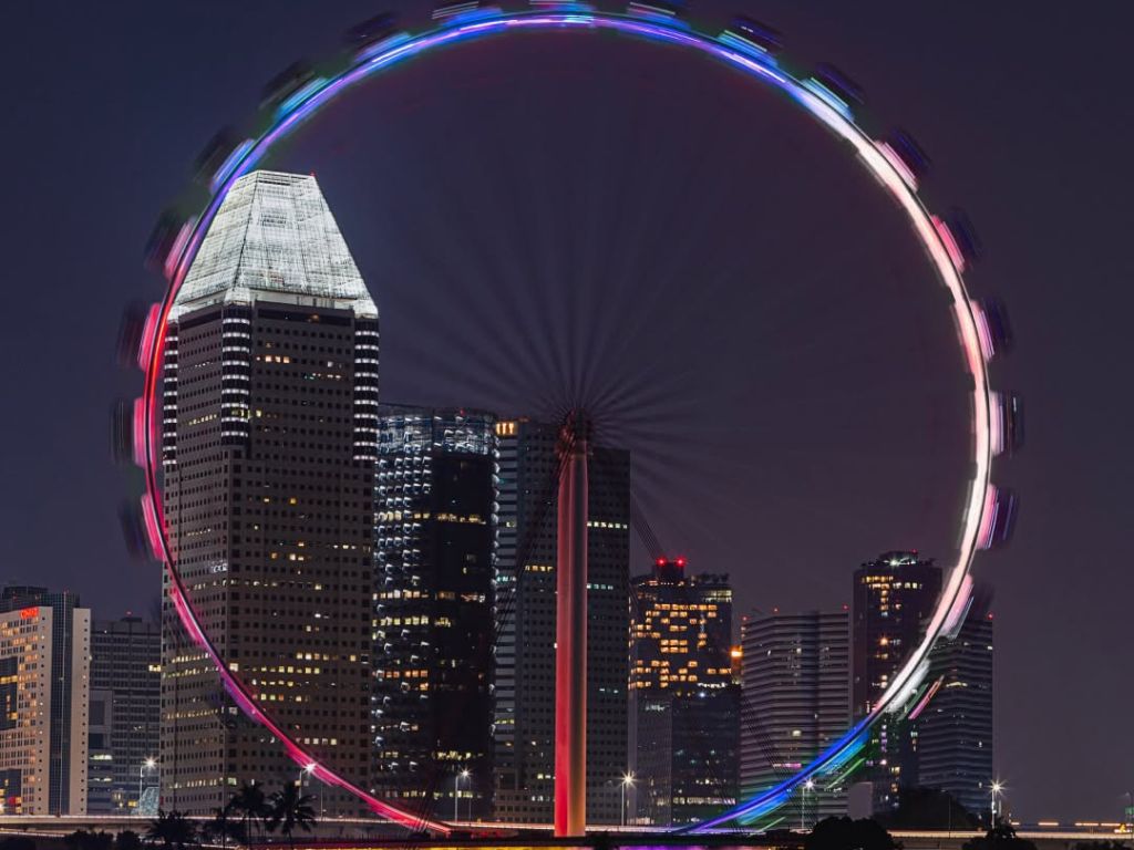 Image of singapore flyer at night