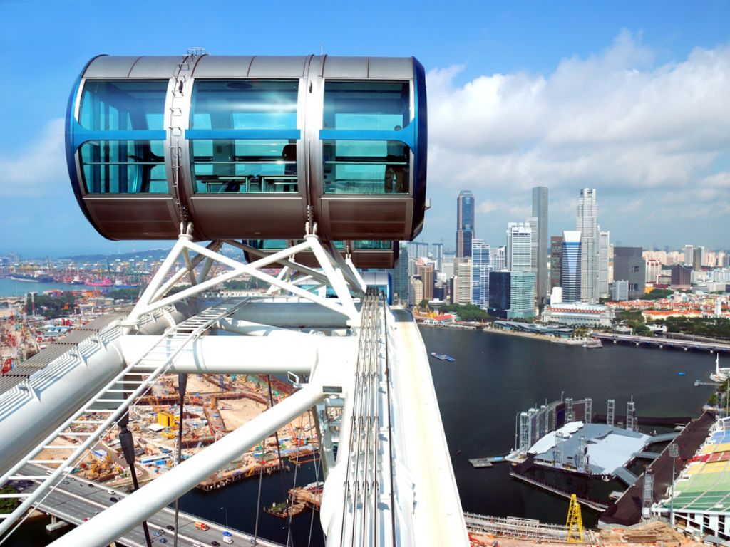 Image of Singapore Flyer capsule in the day