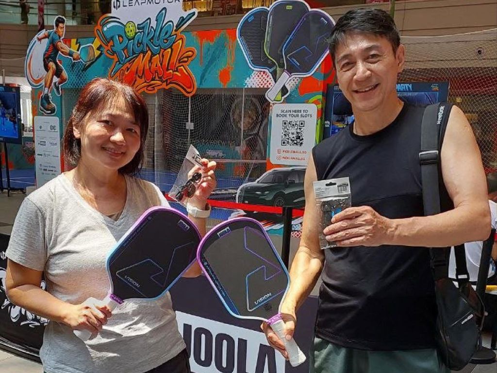 Image of pickleball players - PickleMall