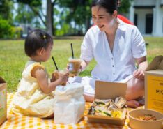 Image of mother and child at Bee's Knees - cafe in park singapore
