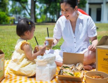 Image of mother and child at Bee's Knees - cafe in park singapore