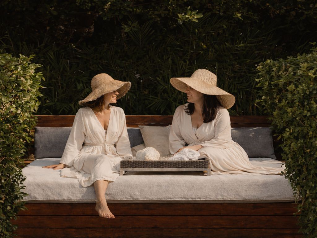Image of women outside - Privilee Singapore