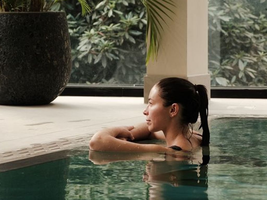 Image of woman swimming - Privilee Singapore