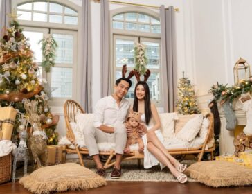 Image of family at white room studio - christmas card photography singapore
