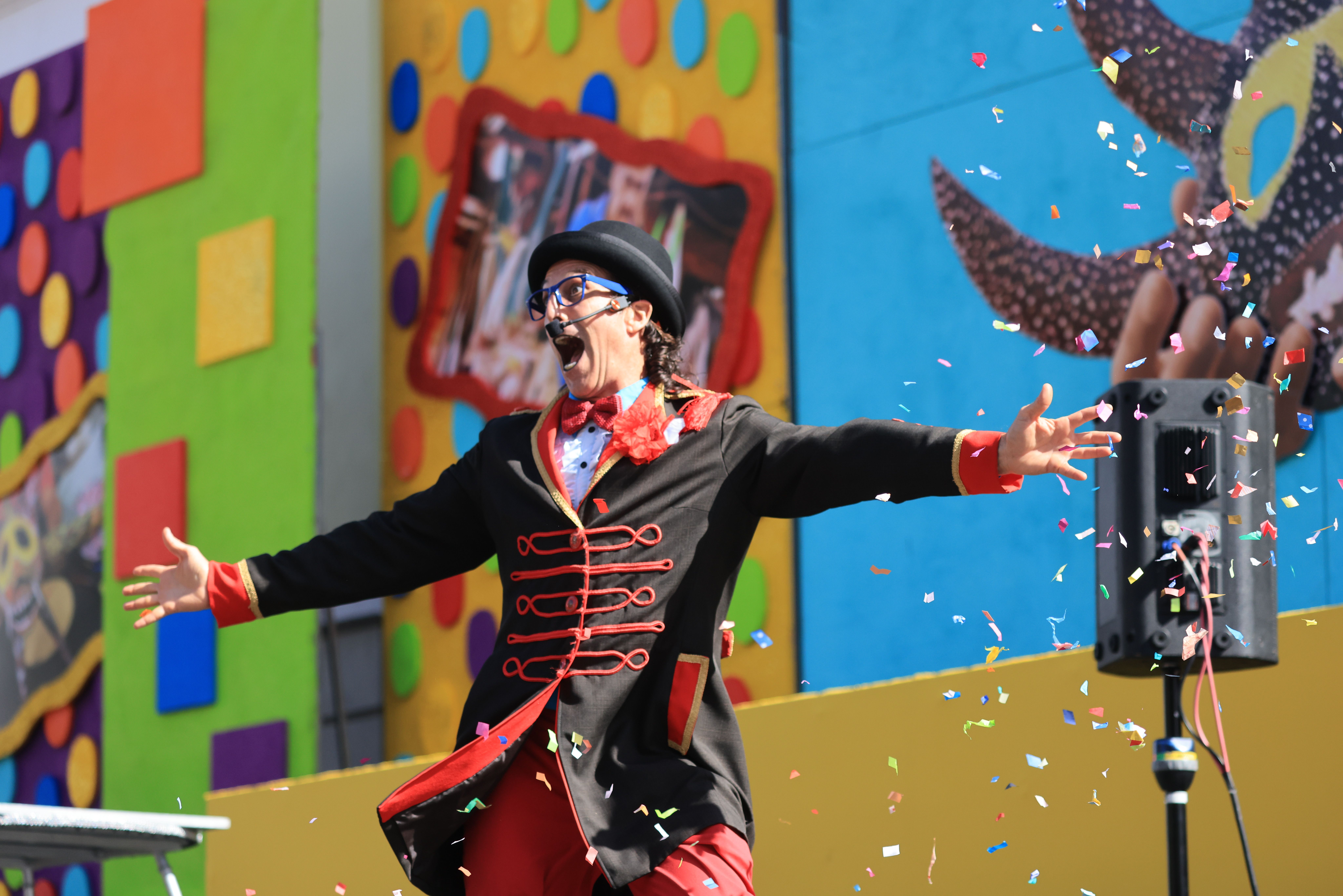 kids birthday party entertainers, clown, magician, musician in hong kong