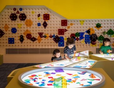 Image of kids playing with blocks at Keppel Art Centre For Education - National Gallery Singapore - kid-friendly museum singapore